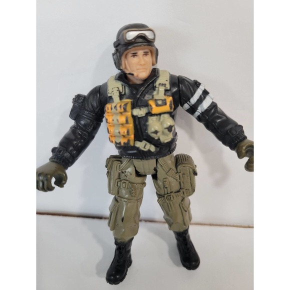 Lanard Toys 2005 The Corps. Action Figures Lot 2 - Picture 3 of 4